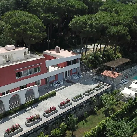 Mambrini Villa Sorrento